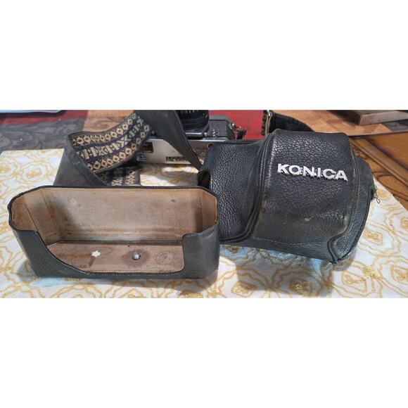 Konica autoreflex T 35mm SLR film camera with a Konica hexanon 28mm f/3.5 lens - Picture 8 of 11